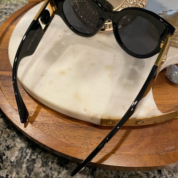 Authentic Versace Sunglasses New - Picture 4 of 11